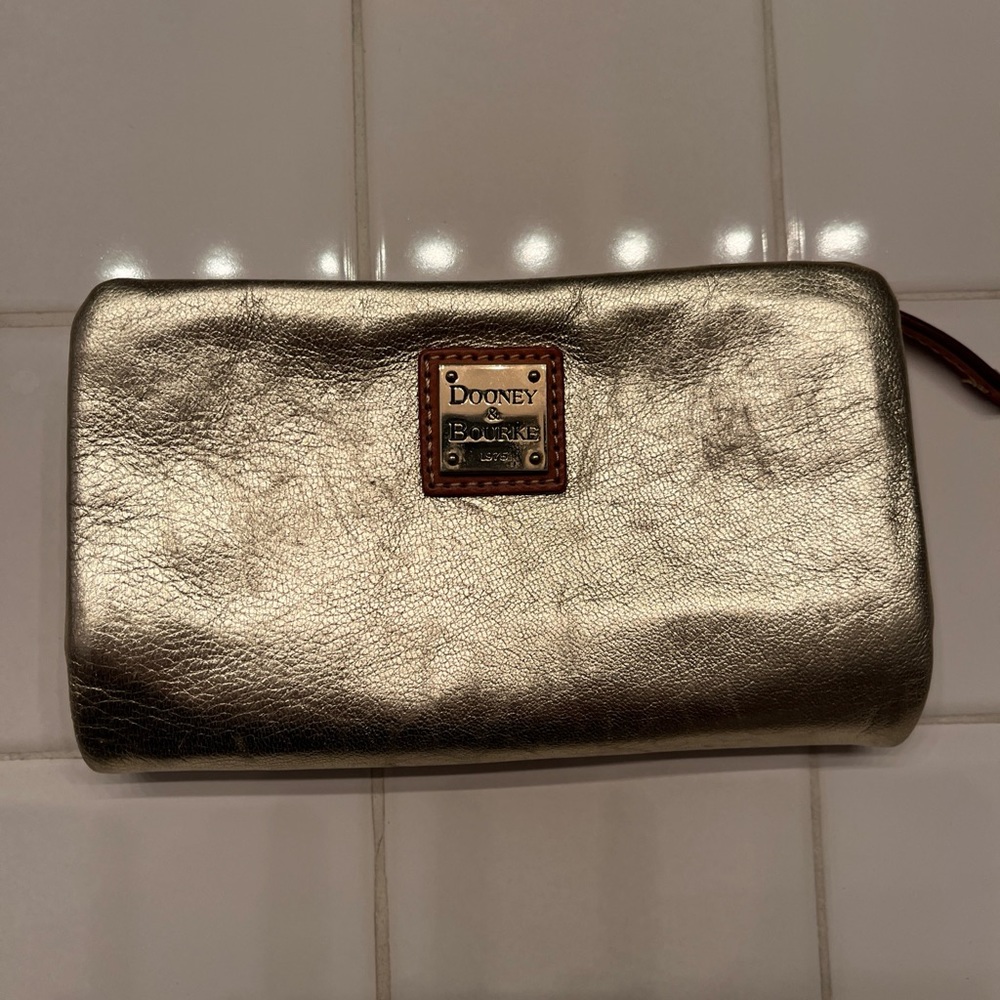 Dooney and Bourke clutch wallet.